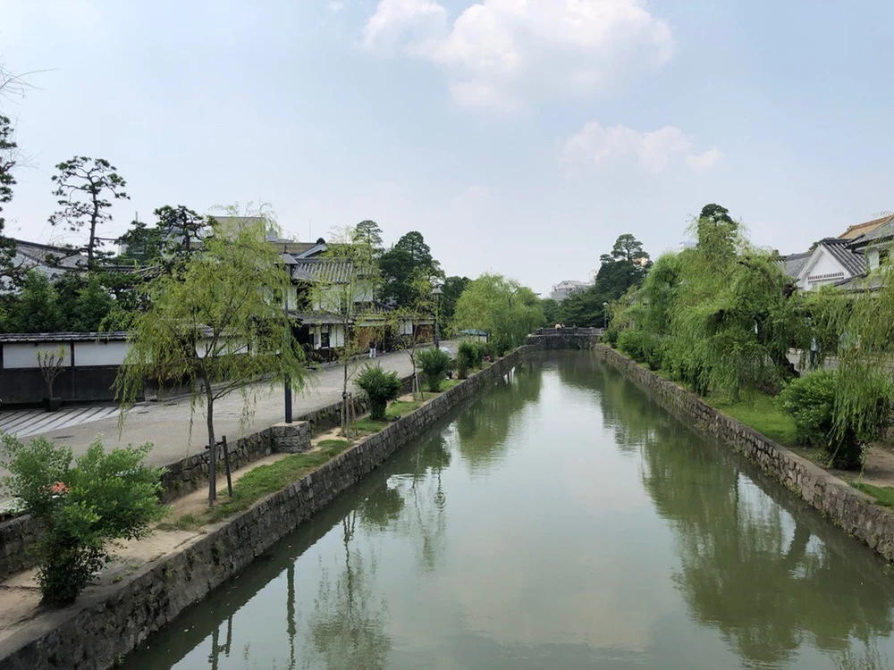 閑散とした美観地区