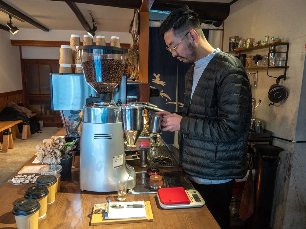 ヤマウ・コーヒースタンド 岡本聞太店主