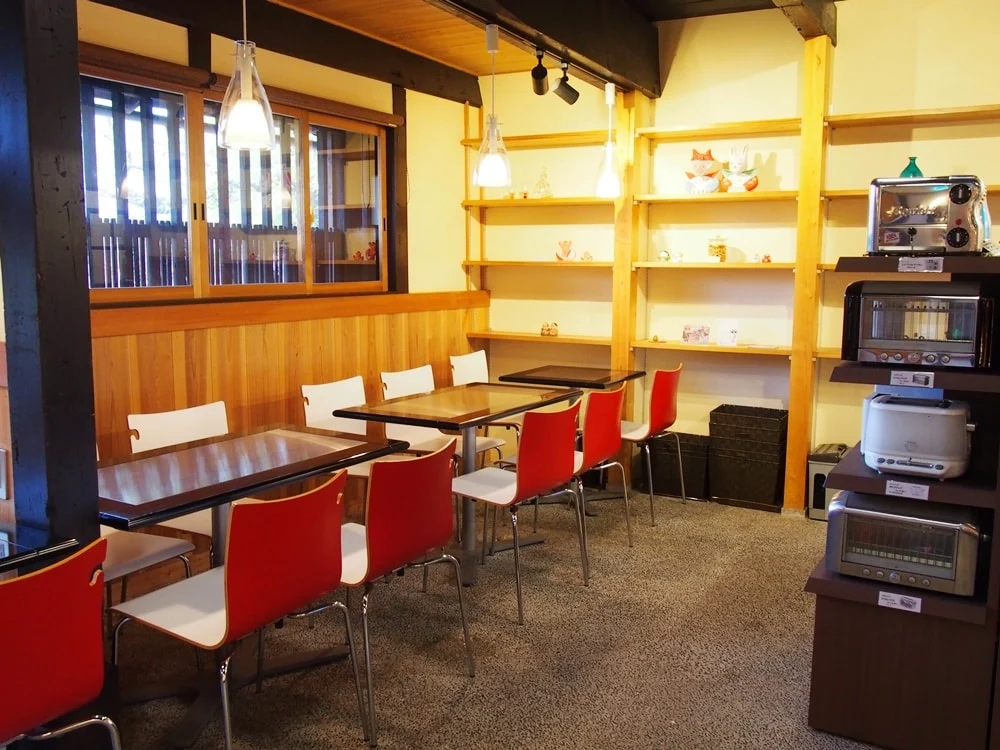 カフェビスキュイ 店内