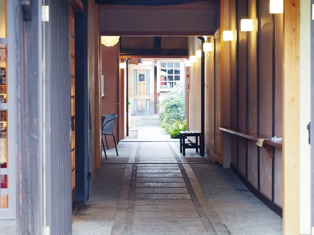 クラシキ庭苑 路地