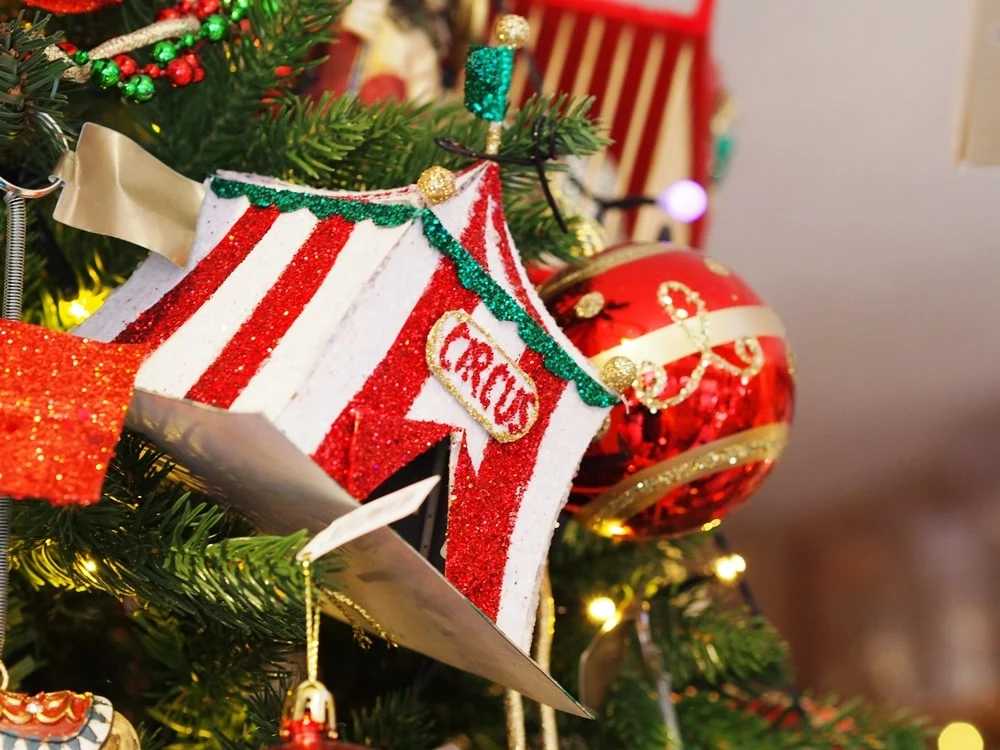 ファーザークリスマス サーカスツリー