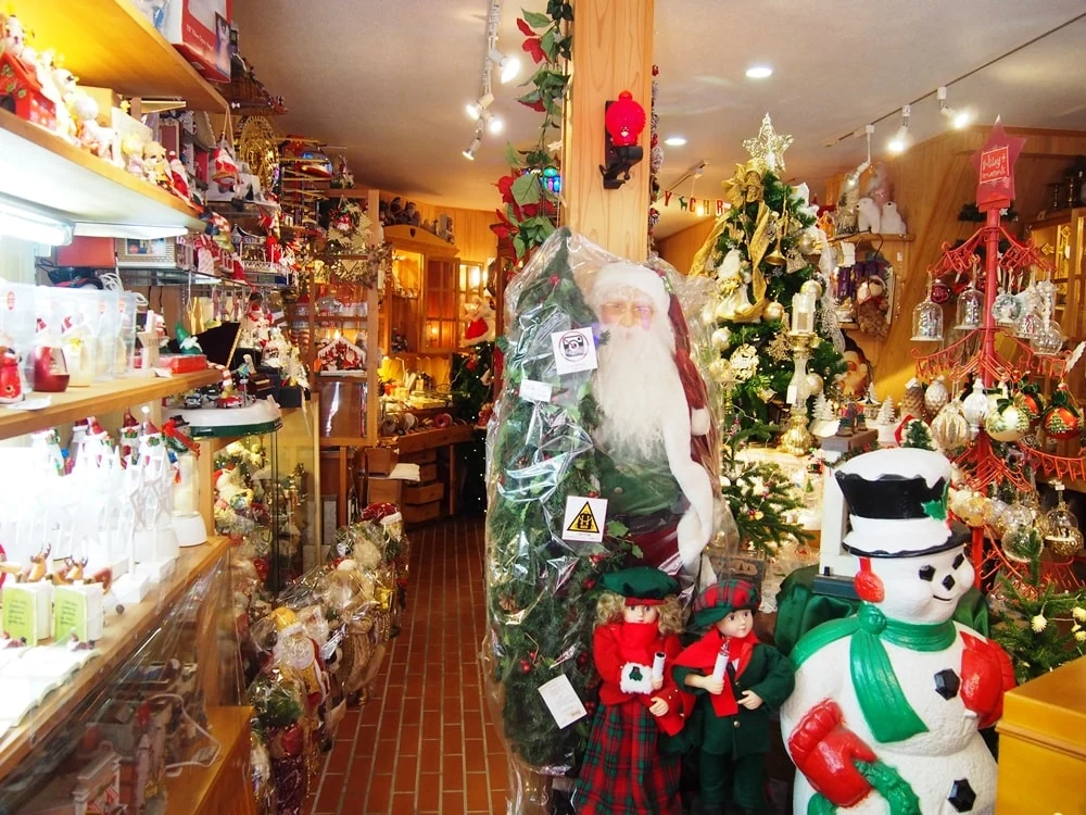 ファーザークリスマス 店内