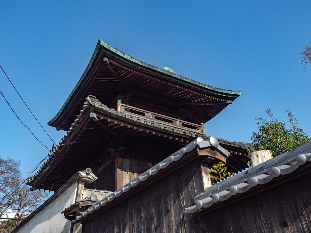 観龍寺 境内東側の鐘楼