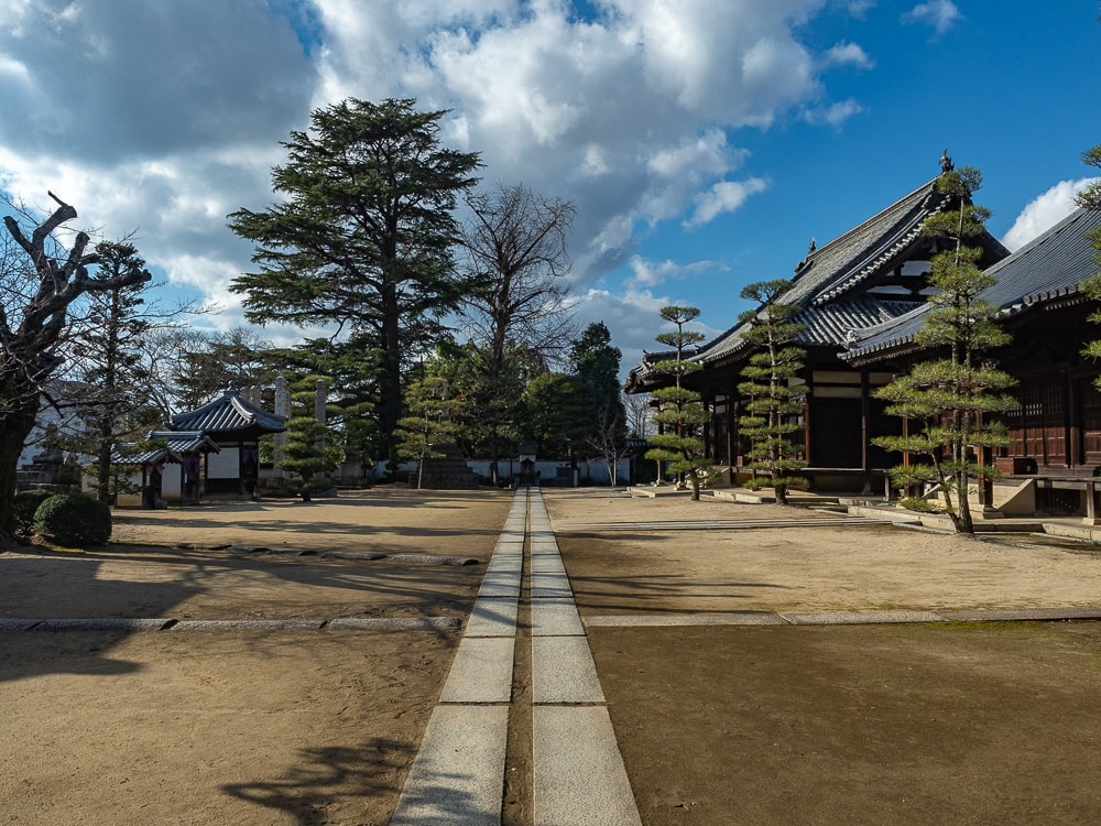 観龍寺 境内