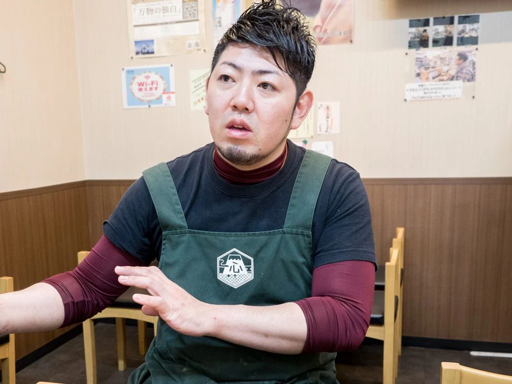 ふじ心:藤田真示 店主 インタビュー中