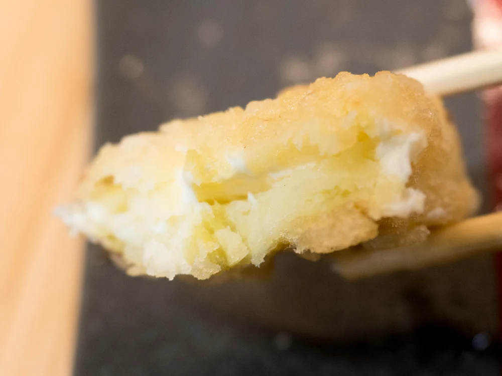 ふじ心:クリームチーズいも天の内部
