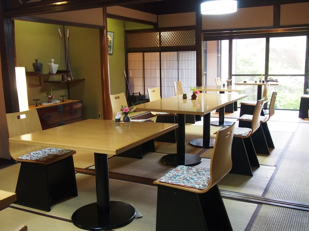 お食事処邑楽里(ゆらり)備中屋長衛門 内観