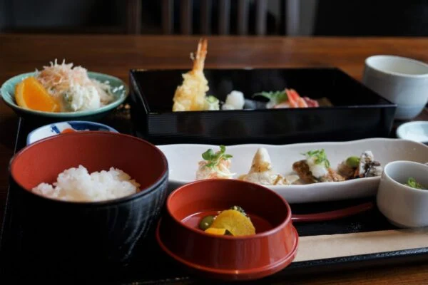食工房つお ～ お客様にもっと食事を楽しんでもらいたい。和洋折衷な料理が魅力的な矢掛町の飲食店