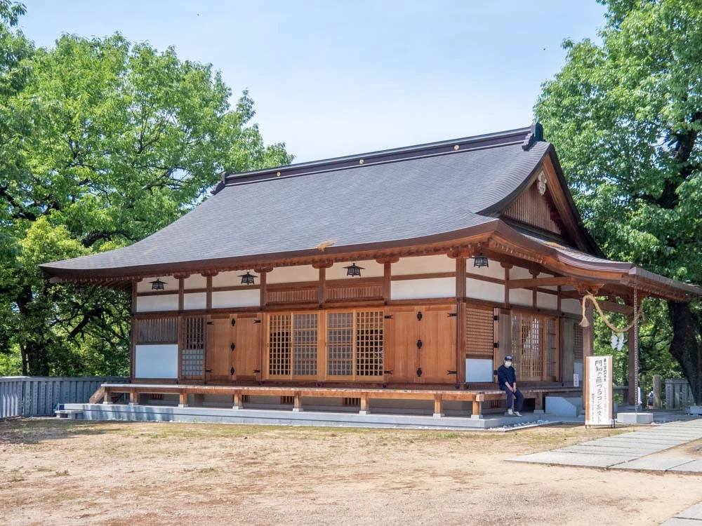 藤見の会(令和元年) 阿知の藤づるクラフト作品コンテスト会場の祈祷殿