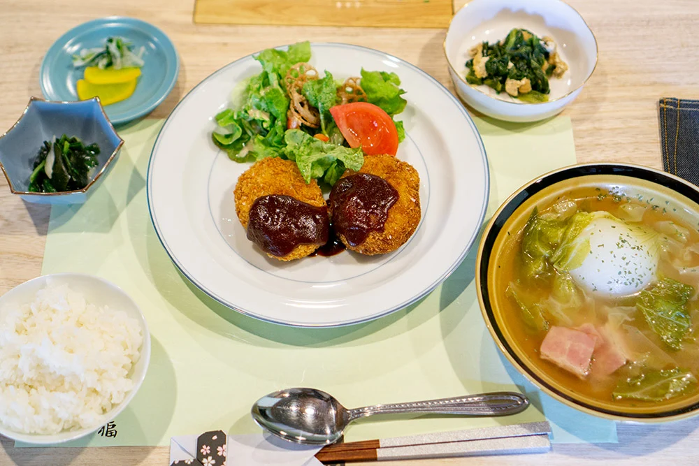住吉町の家 火曜限定 ランチ(メイン：レンコンコロッケ)