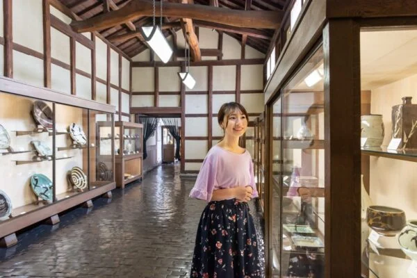 大原美術館 工芸・東洋館 ～ 趣向を凝らした床や壁も必見！ 工芸品・古美術の豊富なコレクション