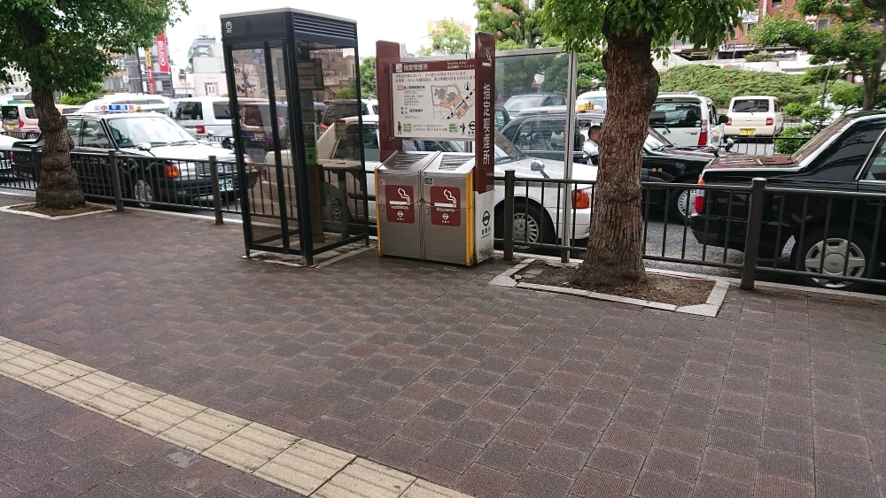 倉敷駅南口1F 指定喫煙所