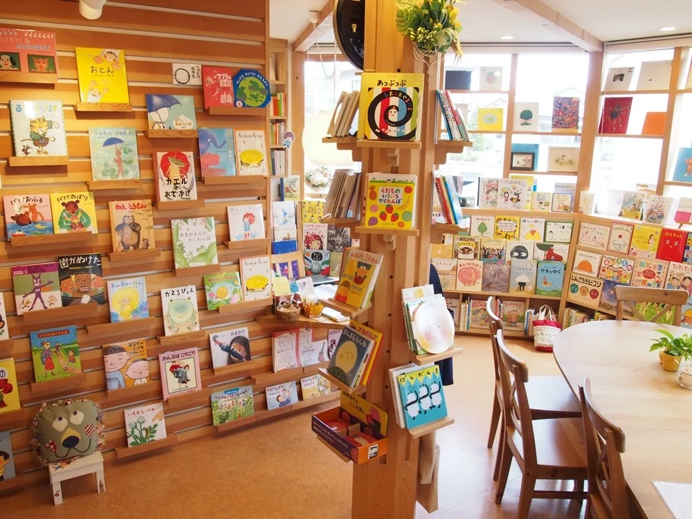 つづきの絵本屋 店内