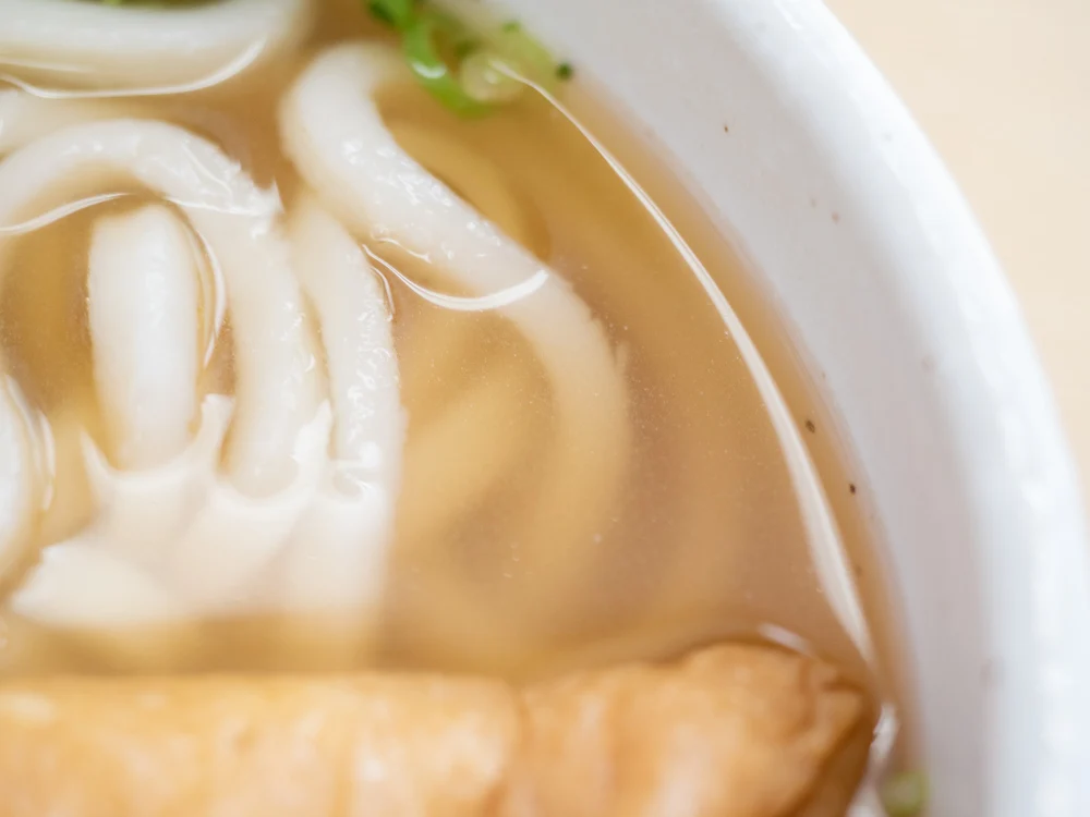 おうどん いおり きつねうどんの汁