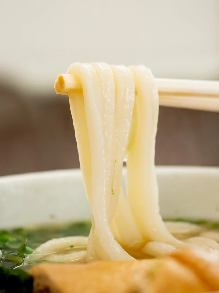 おうどん いおり きつねうどんの麺
