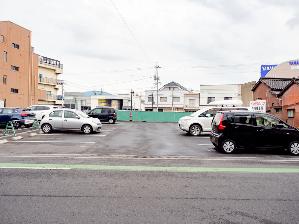 トングウの駐車場
