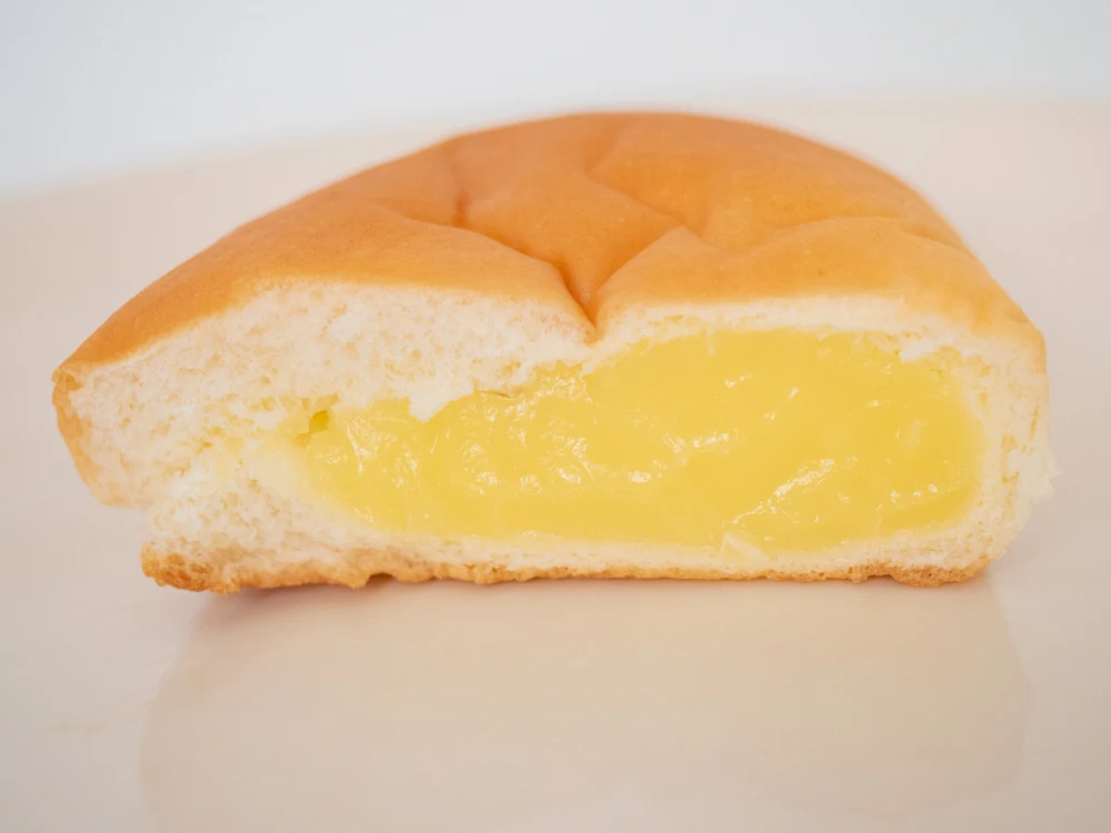 トングウのクリームパン