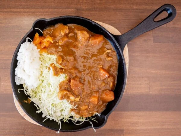 喫茶 心温(このん) 〜 総社のB級グルメ「鬼ノ城カレー」と店主こだわりの自家焙煎珈琲が楽しめるお店