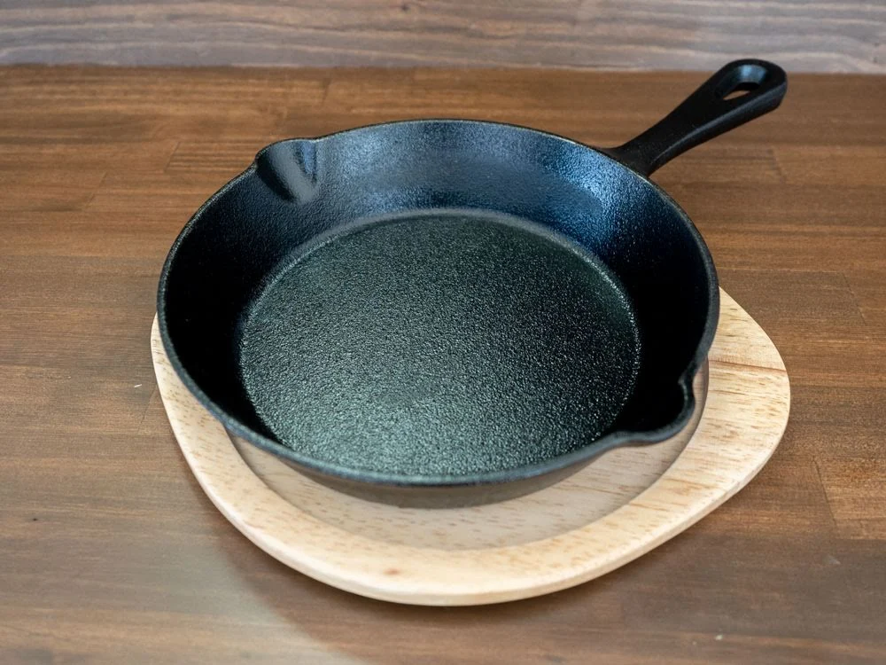 喫茶 心温 鬼ノ城カレーの鉄の器