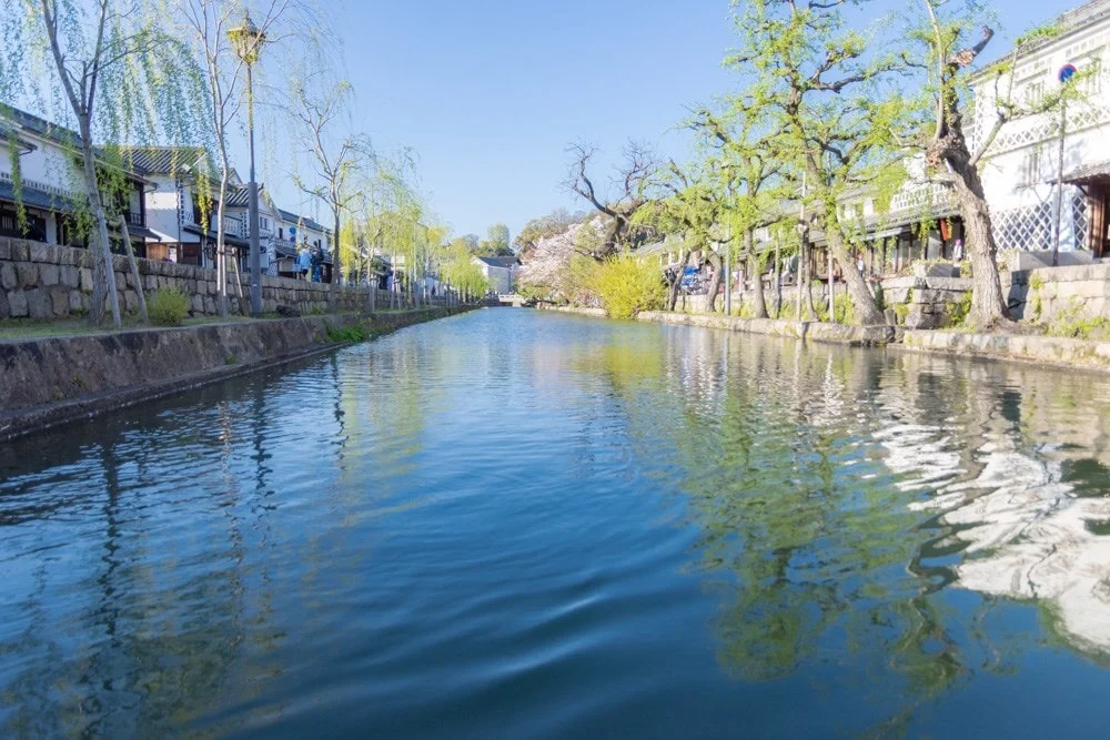 くらしき川舟流し 水面に映る景色