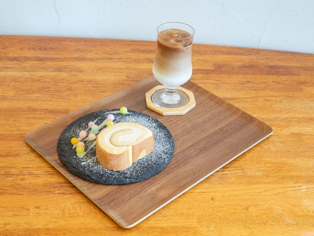 カフェ くらしき芸文館の白バラ牛乳を使ったメニューの一例