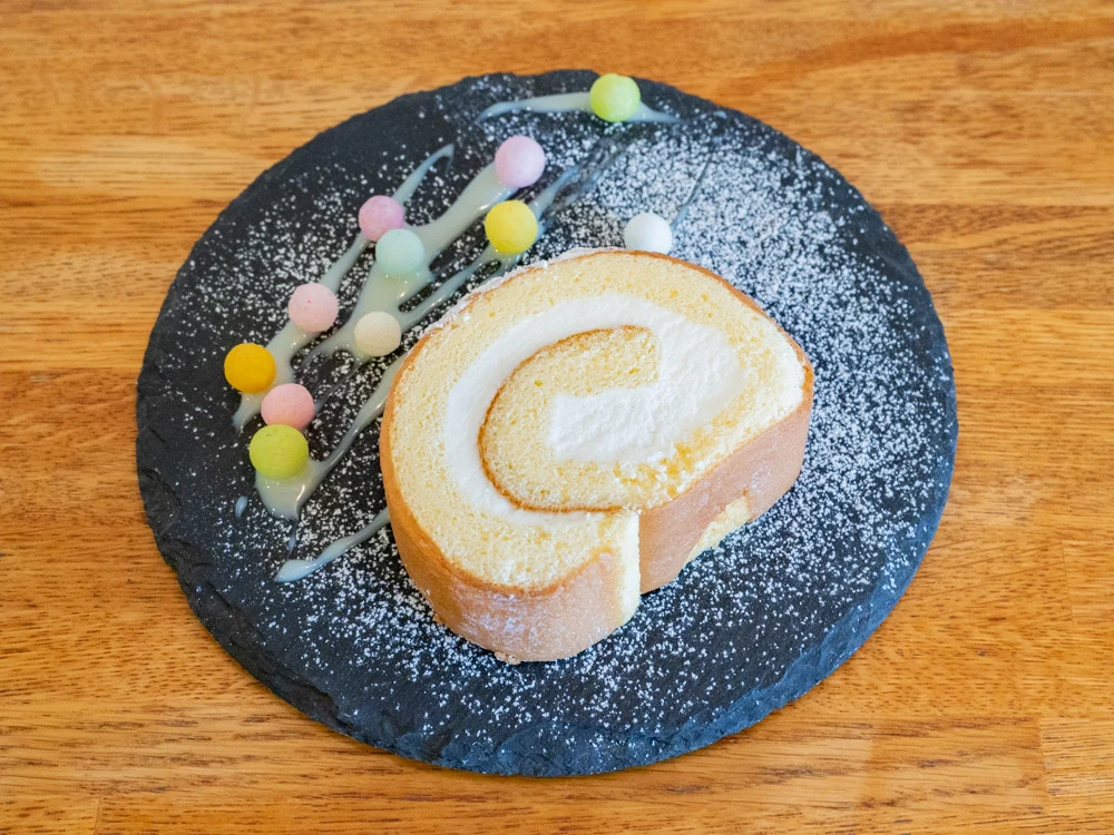 カフェ くらしき芸文館の大山乳業ロールケーキ(プレーン)