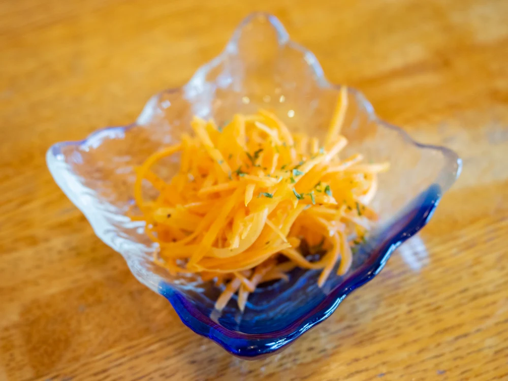 カフェ くらしき芸文館のキーマカレーに付くキャロットテペ