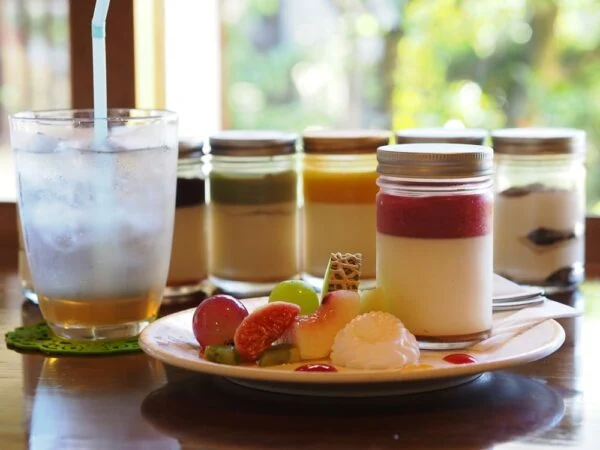 倉敷老松三丁目 カフェ庭(café庭) ～ 庭に呼ばれ、庭とともに歩む。手作りデザートも魅力的なおうちカフェ