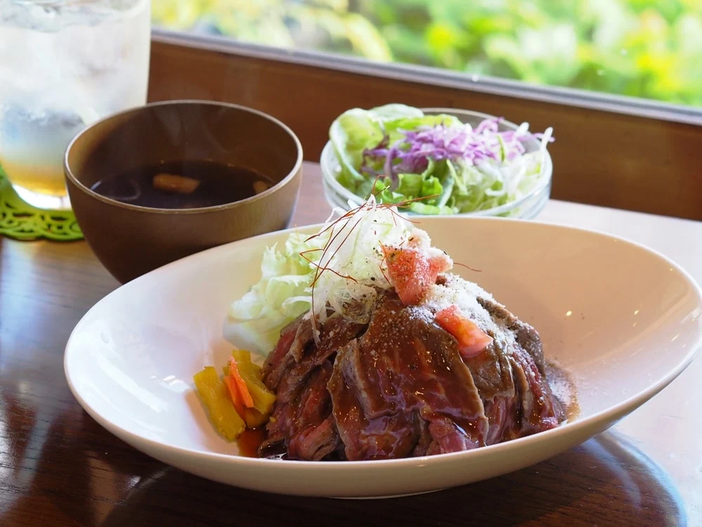 cafe庭 ハラミステーキ丼