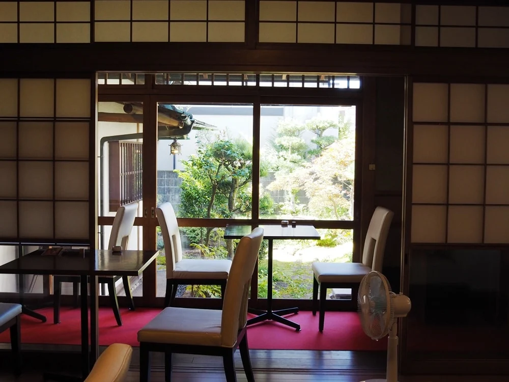 cafe庭 店内