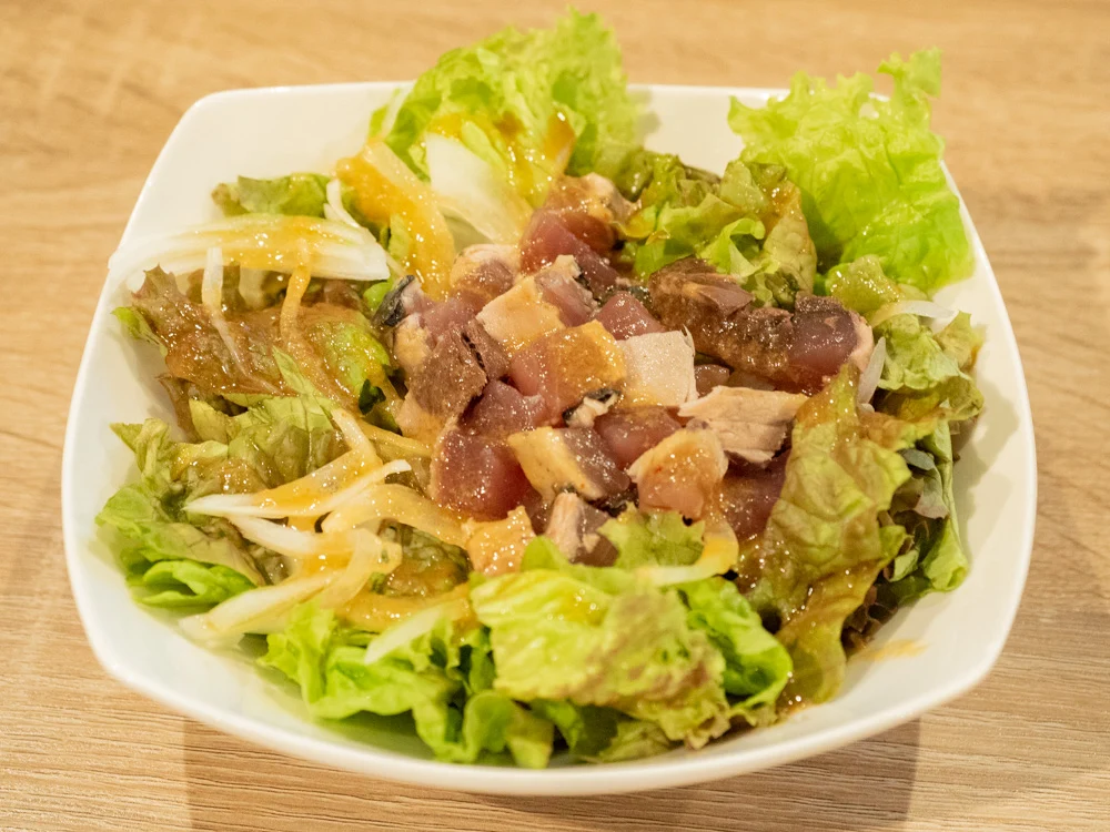 とも:カツオのアジアンサラダ