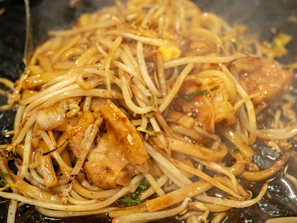 とも:シメうどんセットでつくる焼きうどん