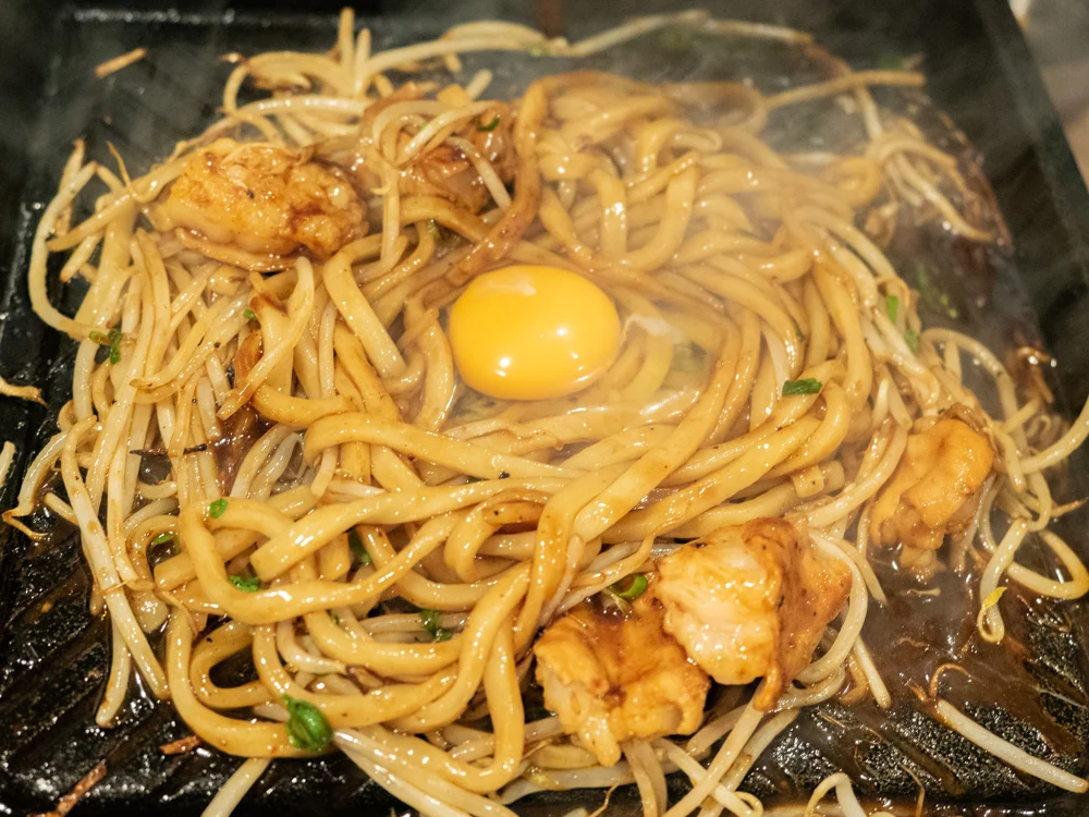 とも:シメうどんセットでつくる焼きうどん
