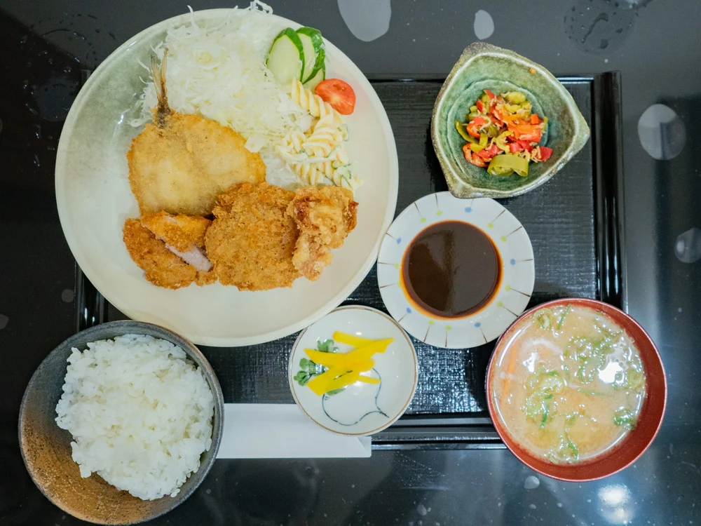 バンカー:日替わり定食(ミックスフライ)