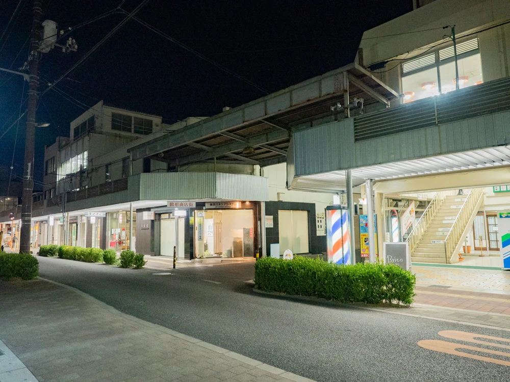 ディンプルへの行き方：鶴形商店街を北へ曲がる