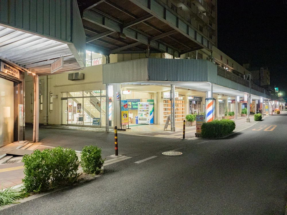 ディンプルへの行き方：鶴形商店街を北へ曲がる