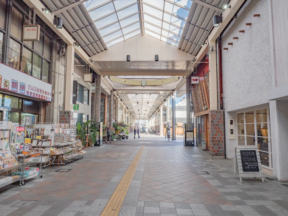 くし亭への行き方：ビオス倉敷(倉敷センター街) 交差部分