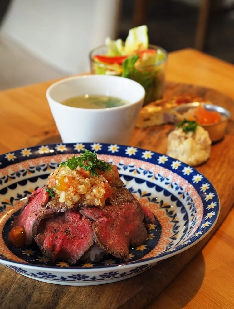 フラゴ ローストビーフ丼ランチ