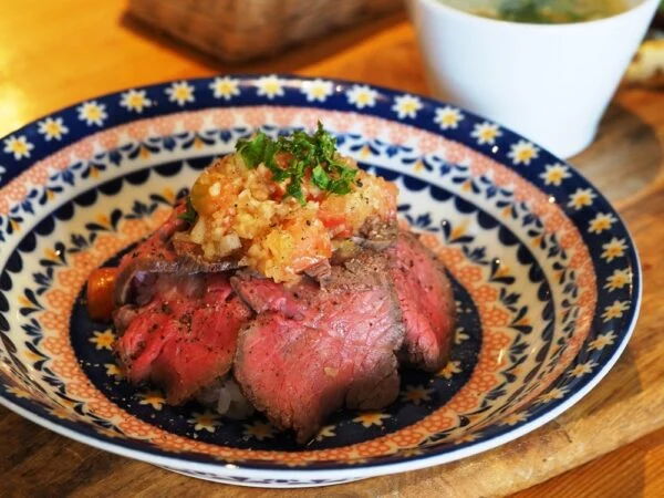 Cafe&Bar FLAGO(フラゴ) ～ うれしい満足感！デザートまで手作りのおしゃれカフェランチ