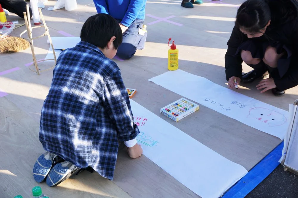 復幸祭2019 竹灯籠を作るようす