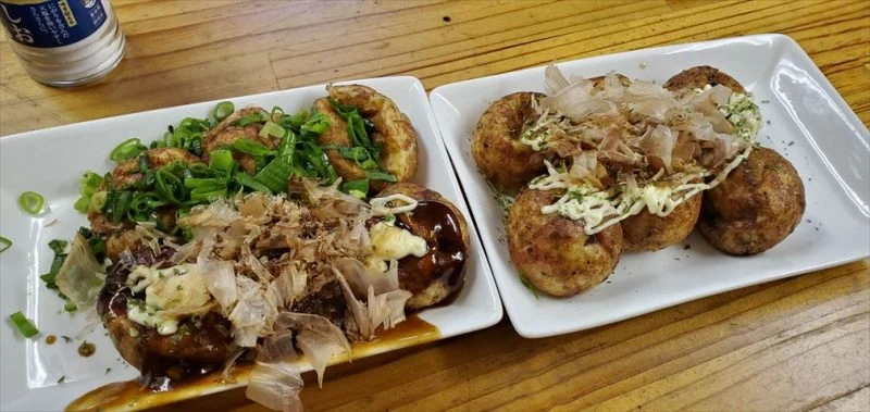たこ焼き。ソースとネギポンのハーフアンドハーフ