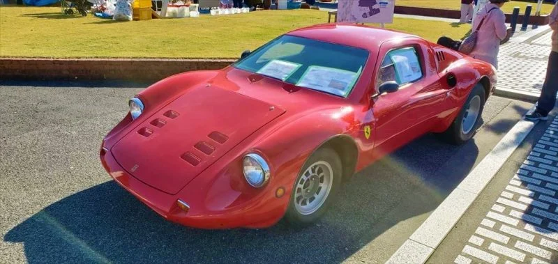フェラーリのディーノなのに小さい