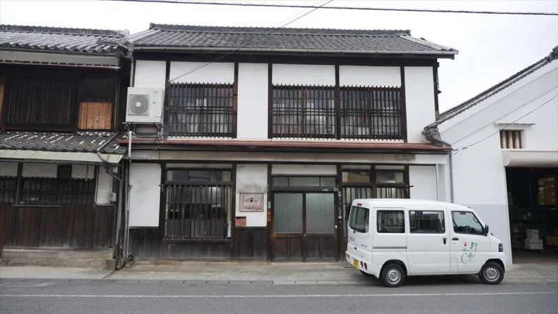 タテソース