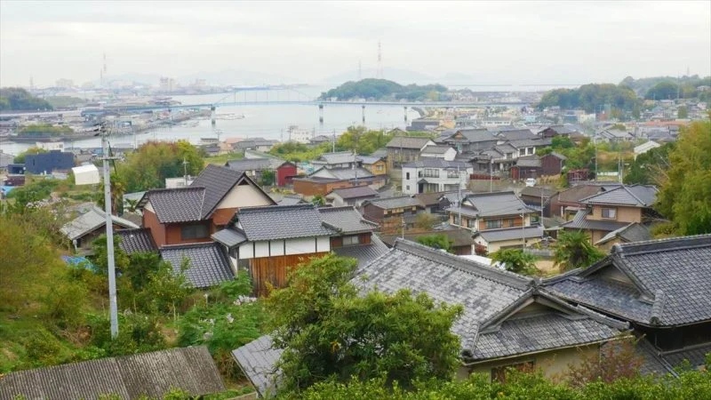 瓦葺きの町並