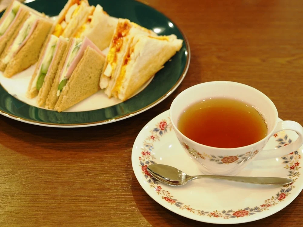 喫茶つるがた クラブハウスサンドと紅茶