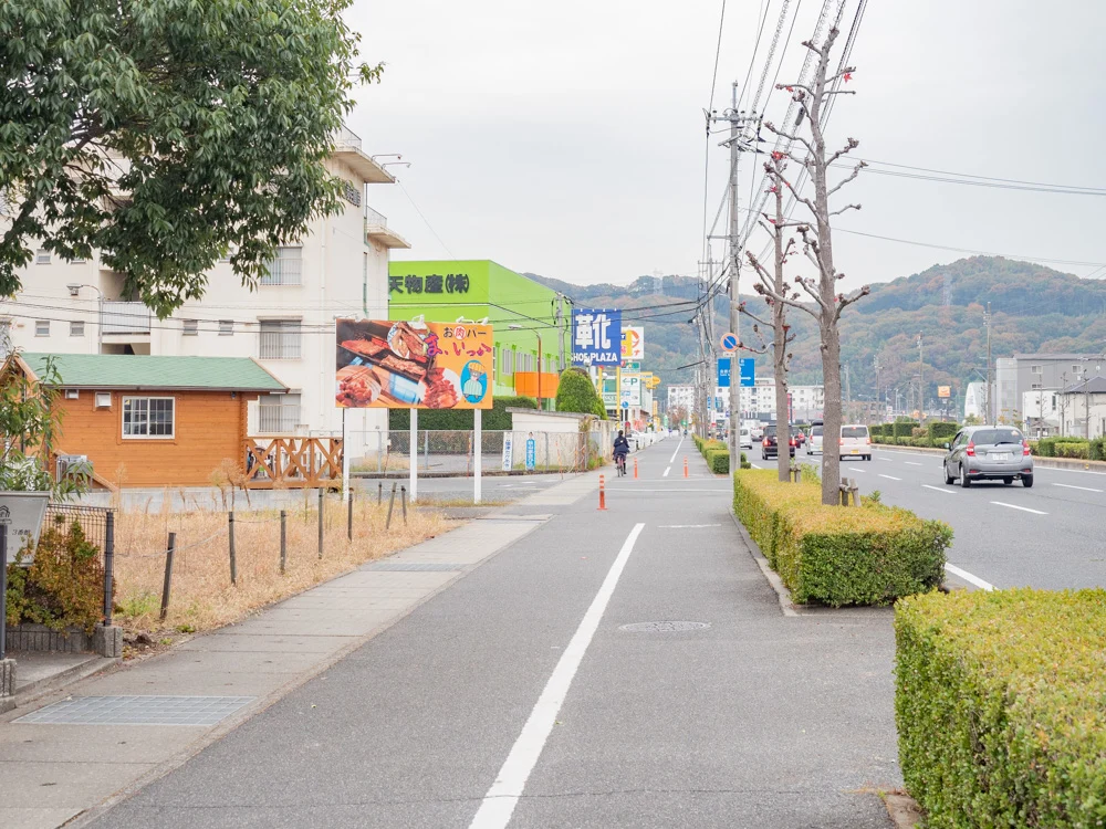 お肉バー ま、いっかへの行き方：県道274号線を南下