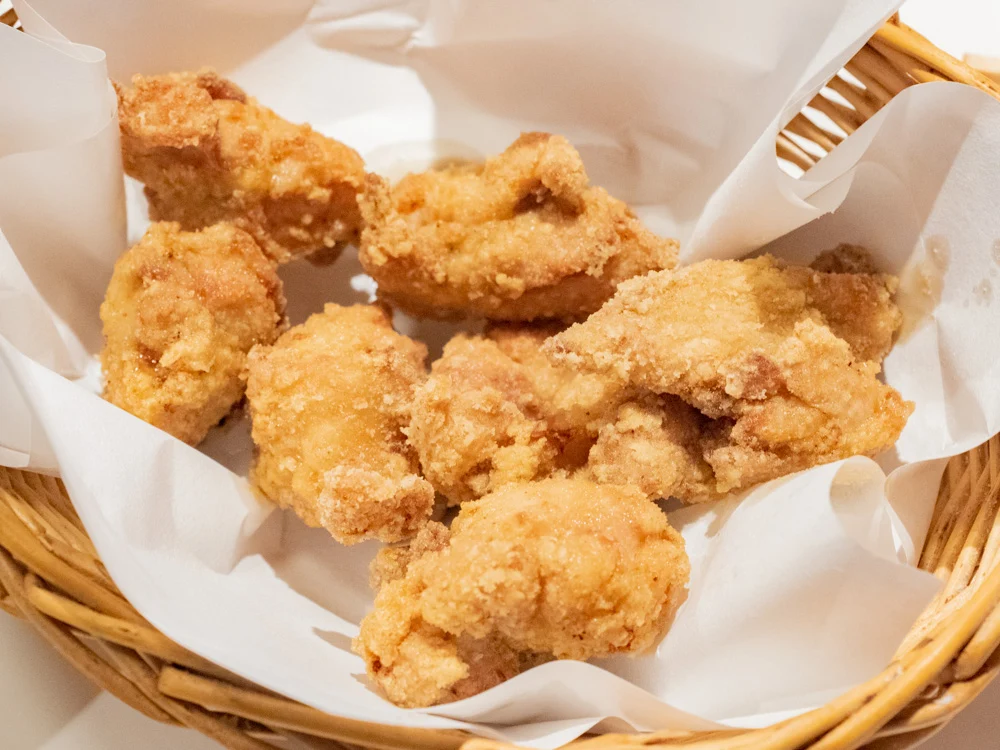 お肉バー ま、いっか:鶏モモから揚げ