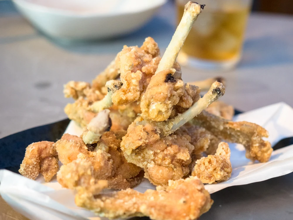 お肉バー ま、いっか:揚げ手羽先