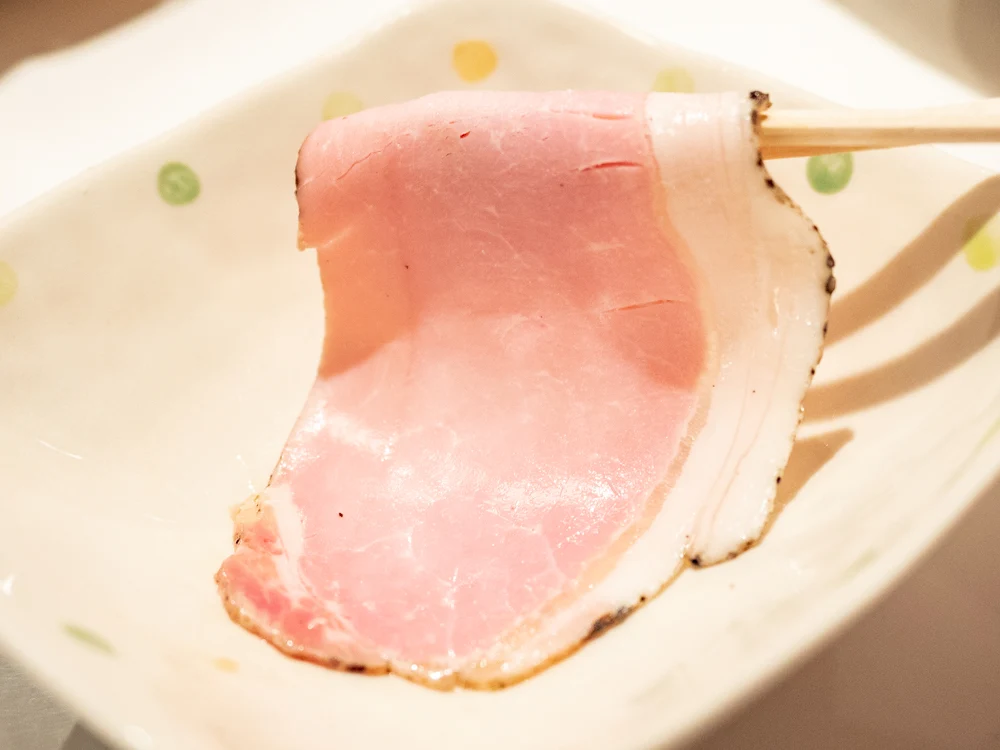 お肉バー ま、いっか:黒ゴマのロースハム