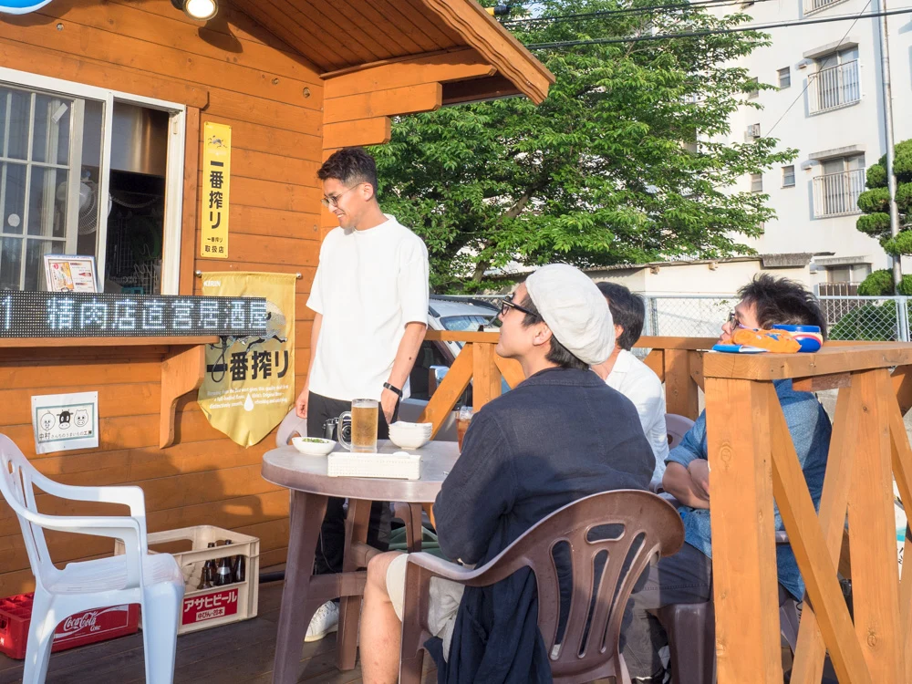 お肉バー ま、いっか:テラス席